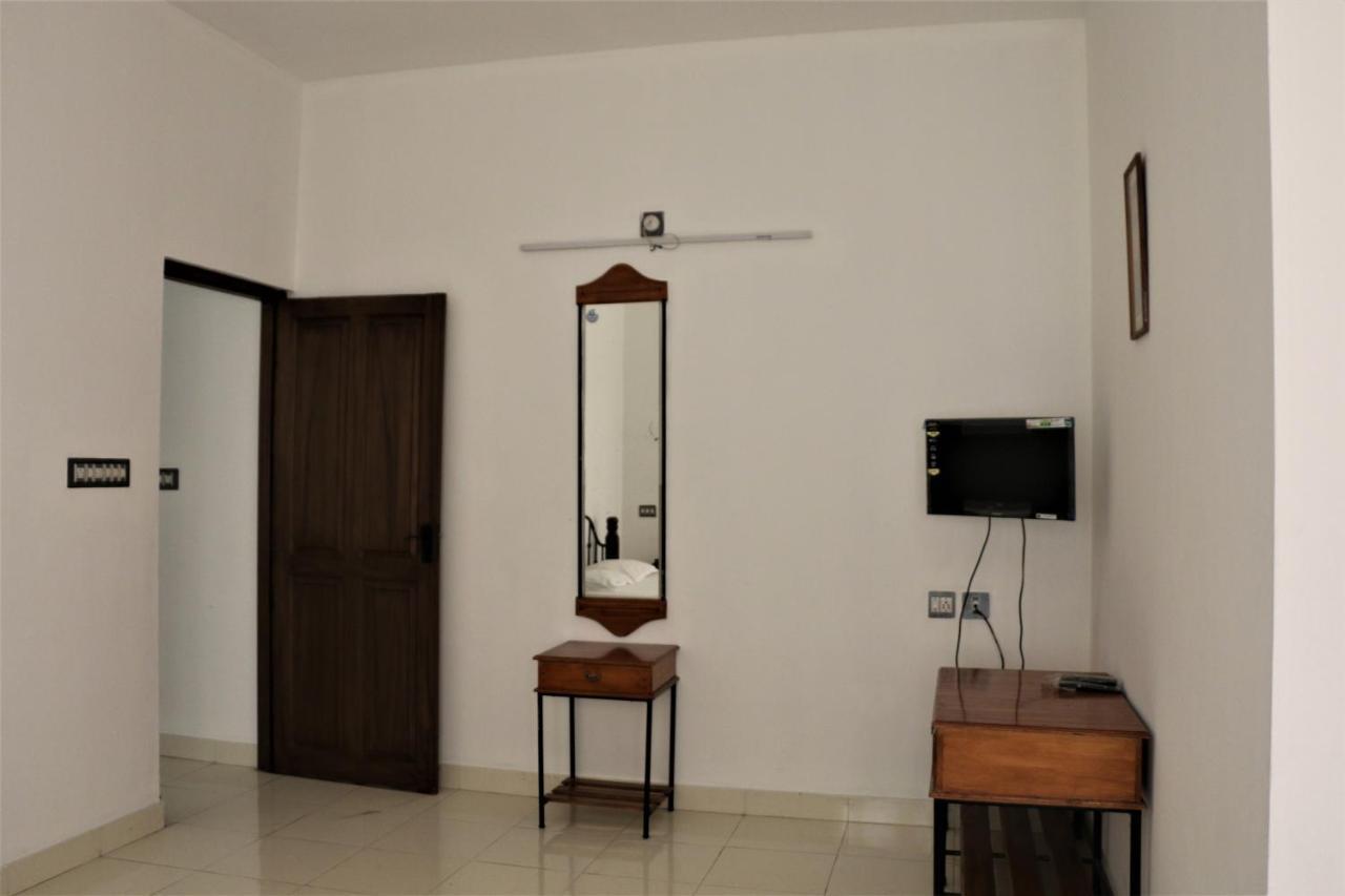 East Coast Hotel Thiruvananthapuram Kültér fotó